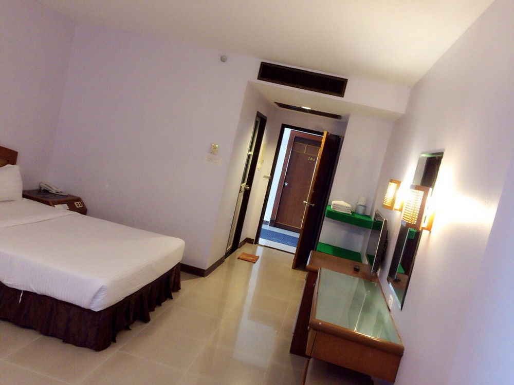 Chudchada Place Hat Yai Bagian luar foto